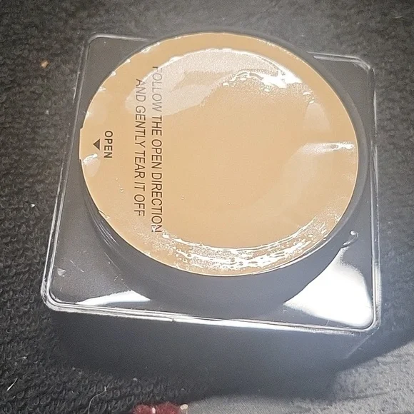 Make up - Picture 3 of 3